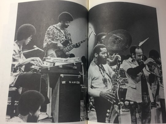 1971年pbs电视台，从左至右：herbie hancock, buster williams, bennie maupin, billy hart, eddie henderson, julian priester.